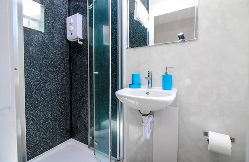 Bishopsgate Apartment | Private en-suite Room @ Liverpool street, Brick Ln