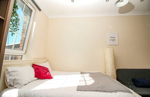 Bishopsgate Apartment | Private en-suite Room @ Liverpool street, Brick Ln