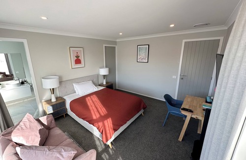 Tawa House | Private Entry - Free WIFI - Guest Room