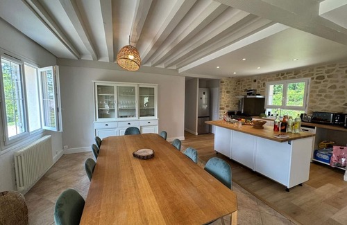 Treuzy-Levelay House | Private Estate with Heated Pool, Jacuzzi, Panoramic View & Guinguette Atmosphere