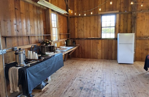 Robertsdale Cabin | Private Farm Setting w/7-bedroom cabin & pond, Plus 3 acres of yard space