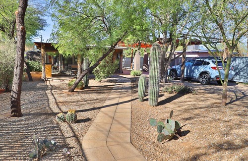 Harlan Heights House | Private gated casita in a park like setting in the middle of town