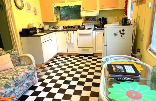 Pine Island Center Cottage | Private getaway on Pine Island. Full kitchen, lanai, deck. Beautiful yard.