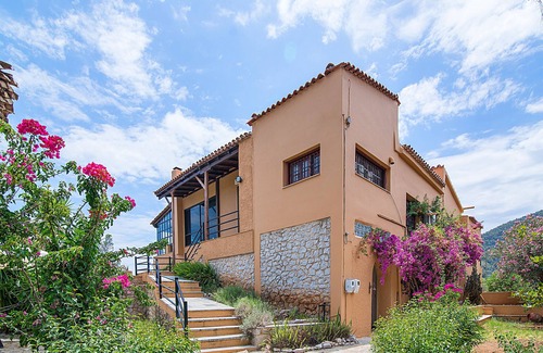 Melissopetra Villa | Private Greek Villa Surrounded by Amazing Landscape And Profound History