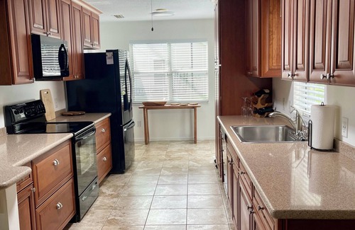 The Villages House | Private heated in-ground pool oasis with golf cart in Rio Grande!