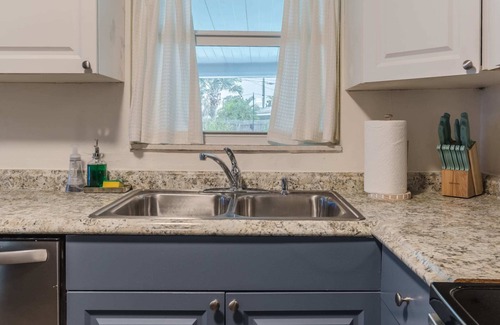 Walsingham House | Private Heated Pool! 4 MiI to Indian Rocks Beach