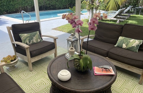 Southside House | Private Hideaway- Entire 3 BR/2.5 Bath bungalow with saltwater pool