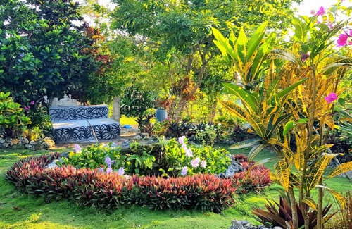 Orange Bay Apartment | Private hilltop jungle retreat
