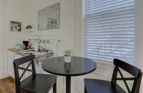 Midtown Apartment | Private Historic Studio from the year 1900!