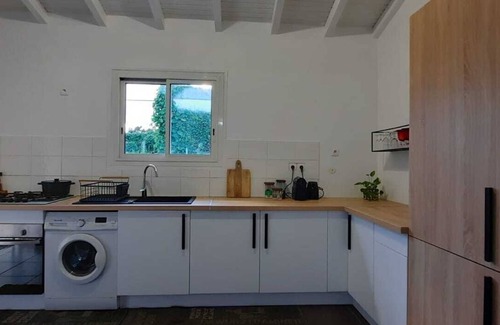 Lamentin Villa | Private House Castel