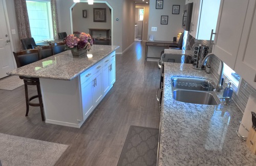 North Creek House | Private House in Woodinville with Hot Tub, close to Wineries!