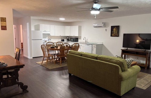 Mount Gay House | Private house sleeps 8 in Logan. Located near HMTS access points, dining, shops