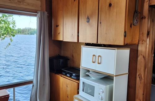 Sudbury Cabin | Private Island cottage Sudbury on Whitson Lake