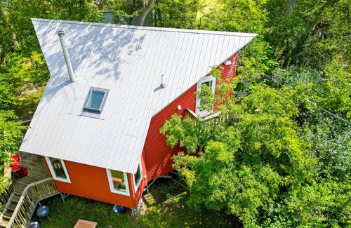 Fox Lake Cabin | Private Island. Charming 3-bed on. Boat included. WiFi, AC in tranquil Fox Lake