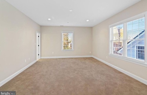 North Roland Park/Poplar Hill House | Private King & Shared Suites in Roland Park, MD