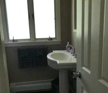 Dubuque House | Private king suite
