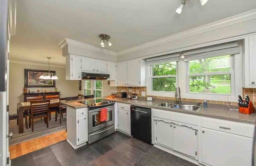 Hendersonville House | Private Lakehouse with Hot Tub near Nashville!