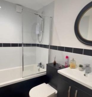 Bracknell Apartment | Private luxurious apartment
