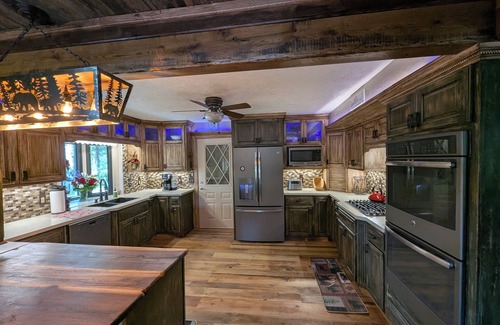 Allenspark House | Private Mountain Tranquility for large families near Rocky Mountain National Pk!