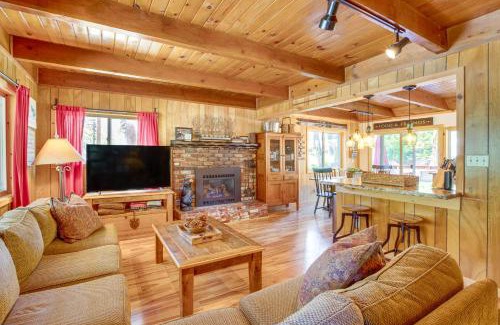 Tahoe Paradise House | Private Mountain Retreat 8 Mi to Lake Tahoe!