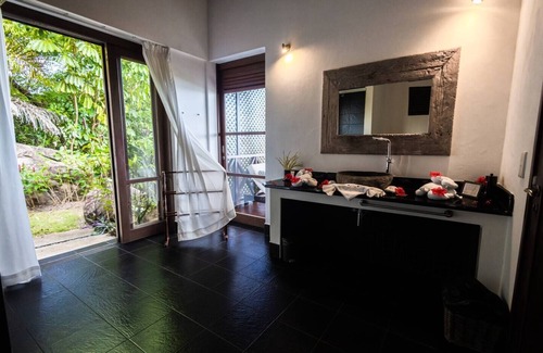 Port Glaud Villa | Private Ocean View Villa 6.