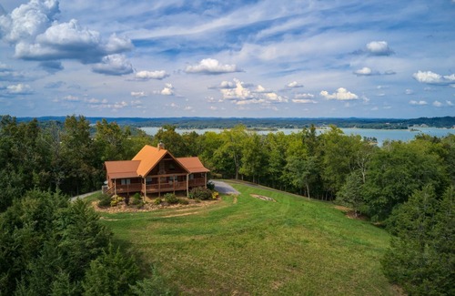 Sevierville Cabin | Private*On Douglas Lake w/access and dock*Dog(s) Welcome*