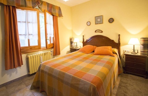 Santa Rosa Villa | Private paradise - hop, skip or jump to Barcelona!