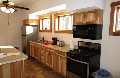 New Albany Cabin | Private, Pet-Friendly, Cozy Cabin - handicap accessible!