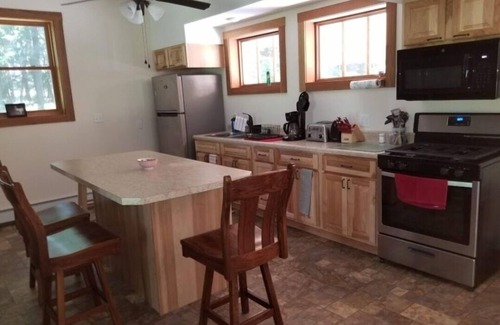 New Albany Cabin | Private, Pet-Friendly, Cozy Cabin - handicap accessible!