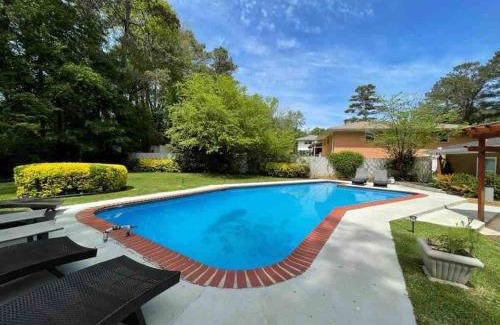 Decatur House | Private Pool ATL w Grill and Outdoor Dining