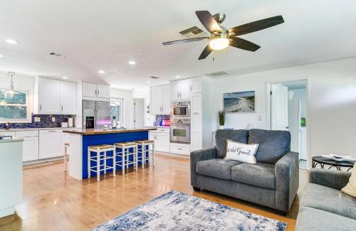Largo House | Private Pool, Games and Tropical Bar Largo Home!