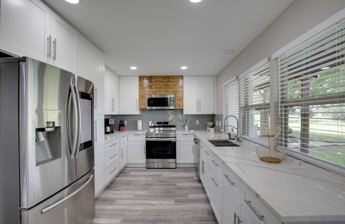 Kemp House | Private Pool & Guest House: Spacious Kemp Home!
