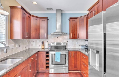Savannah House | Private Pool, Mins to Savannah-Peachy Pied-à-Terre