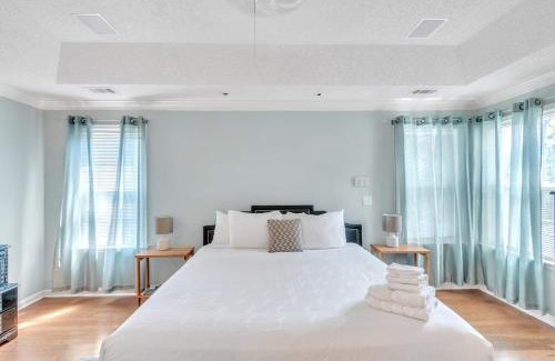 Savannah House | Private Pool Mins to Savannah Peachy Pied a Terre