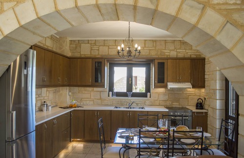 Koulkouthiana Villa | Private pool ★ Stone villa ★ BBQ ★ 3 bedrooms ★ Quiet and Nature