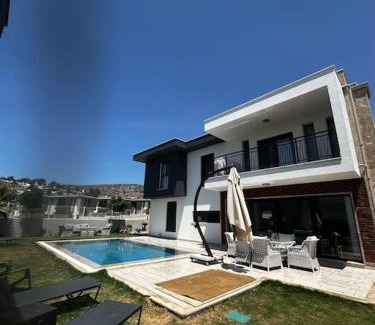 Yavansu Mahallesi Villa | Private Pool Villa for Daily Rent in Kusadasi