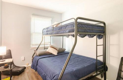 Royal Manor House | Private Ranch- Entire Home - Hot Tub - Pets & Kids Welcome - King Bed - Fenced Backyard - Free WiFi