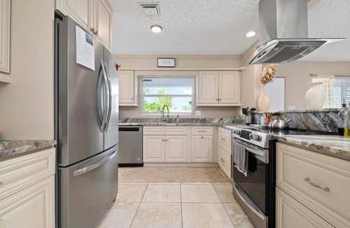 Southgate Ski Chalet | Private Retreat on Siesta Dr