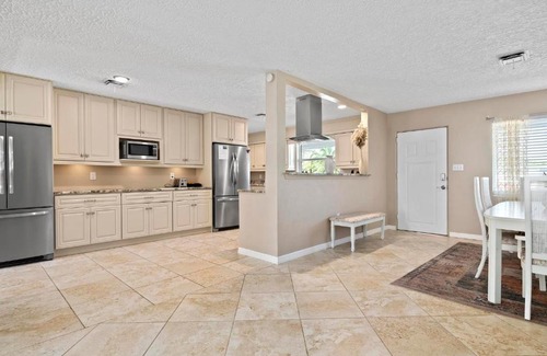 Southgate Ski Chalet | Private Retreat on Siesta Dr