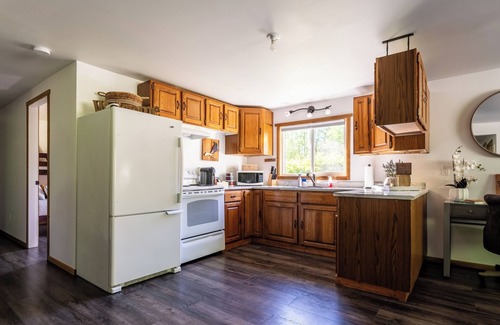 Port Alberni House | Private river front house ncalling all families looking for a perfect getaway.