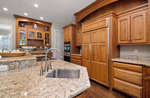Kankakee House | Private Riverbank 27-acre Estate 1 hr from Chicago