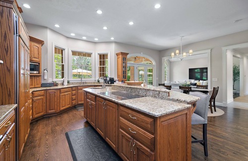 Kankakee House | Private Riverbank 27-acre Estate 1 hr from Chicago