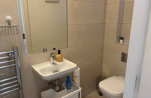 Sutton Cross Resort | Private room ∙ 1 guest