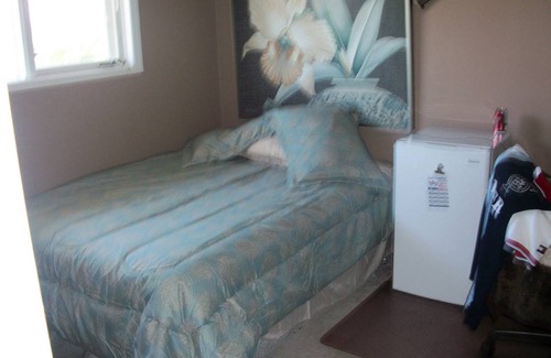 Southeast Calgary Resort | Private room ∙ 2 guests