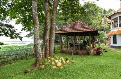 Andhakaranazhy Resort | Private room ∙ 3 guests