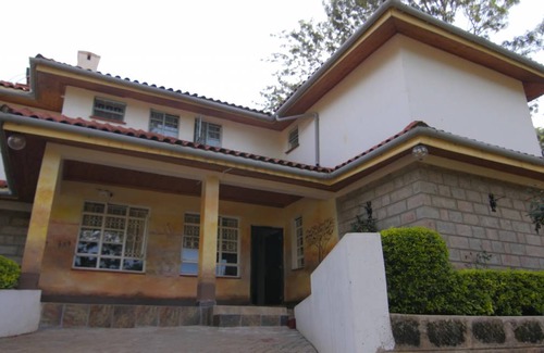 Runda Resort | Private room ∙ 3 guests
