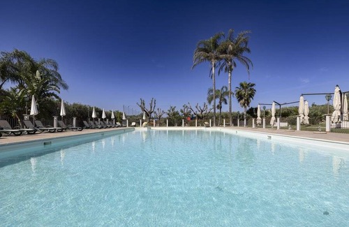 Carlentini Resort | Private room ∙ 4 guests