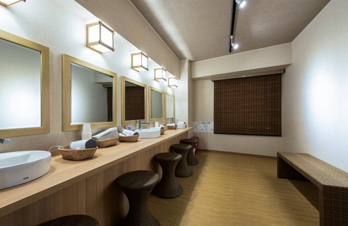 Shinsencho Resort | Private room ∙ 6 guests