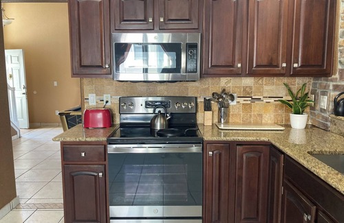 Stetson Hills House | Private Room In Basement In Shared House: Family & Pet Friendly
