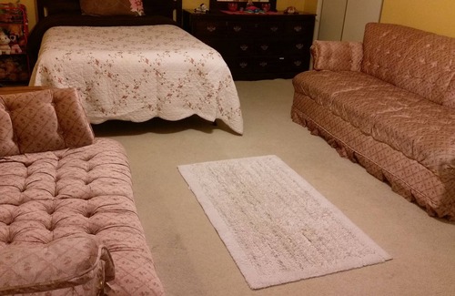 Gaithersburg House | Private room in quiet neighborhood
